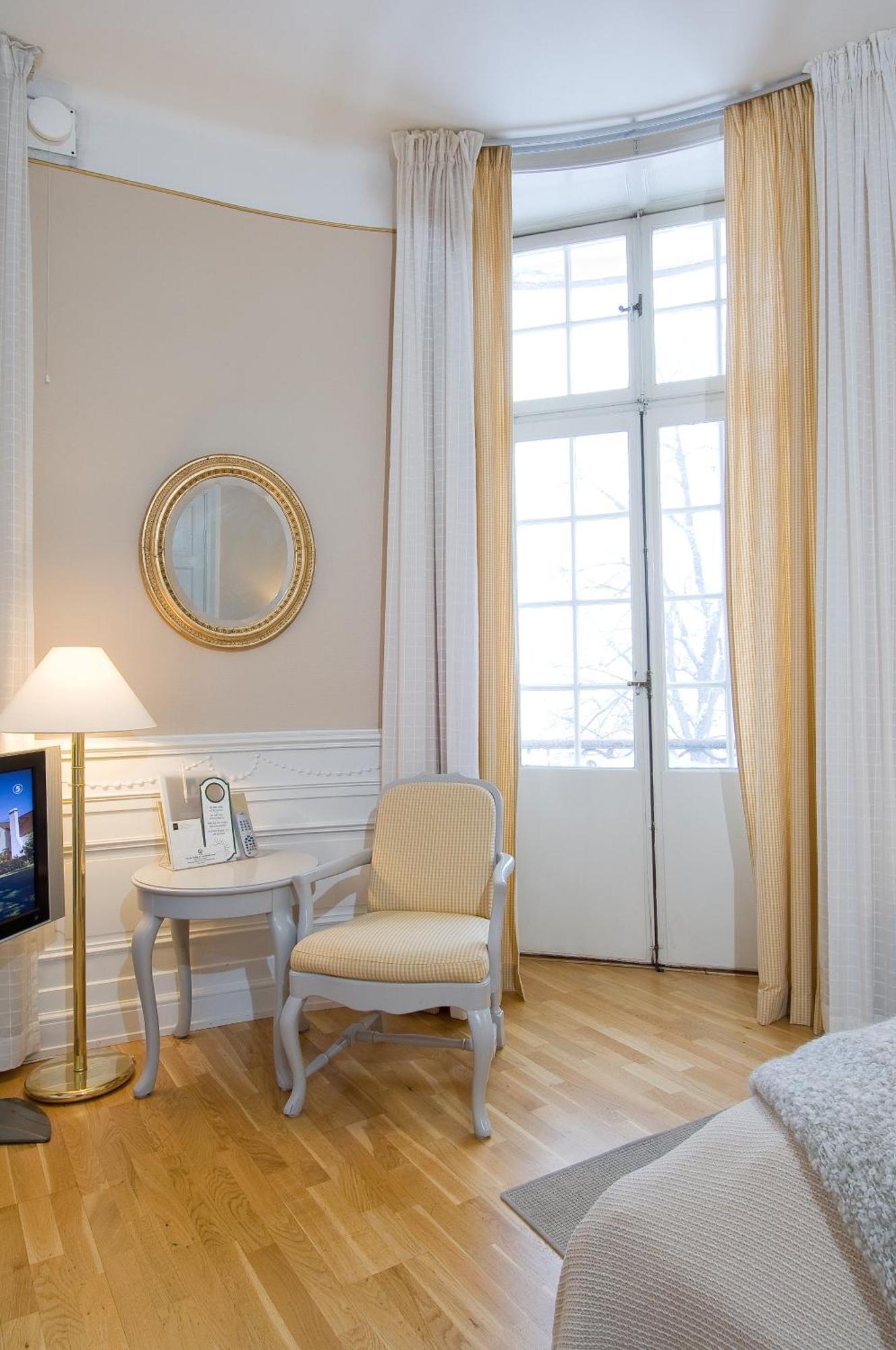 Grand Hotell Hoernan Uppsala Bagian luar foto